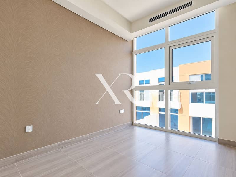 12 Minimalist Room with City View. png