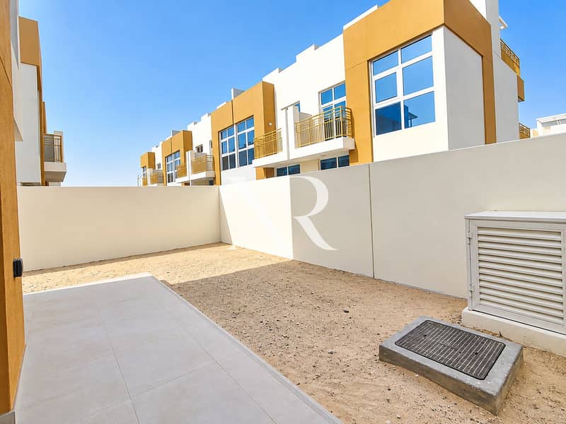 19 Modern Townhouse Courtyard in Sunlight. png