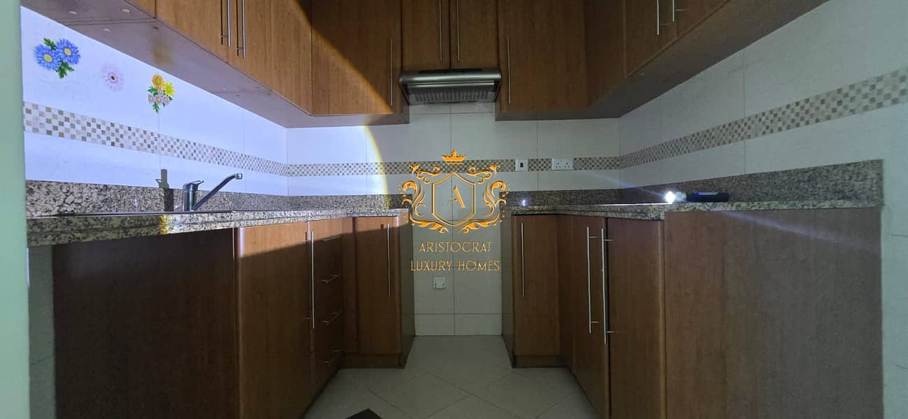 14 Kitchen 04. jpeg