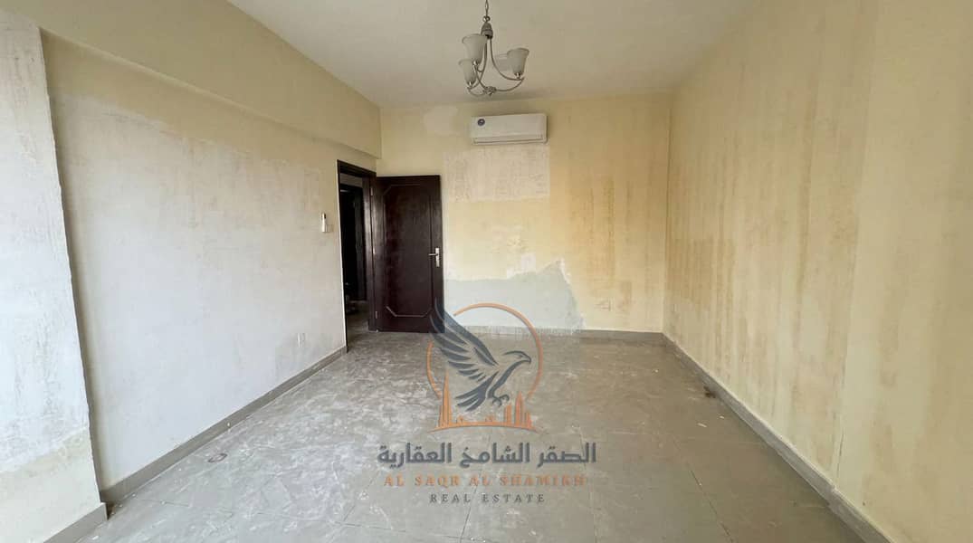 4 Remove_clutter_from_floor_20261015155103_2. jpg