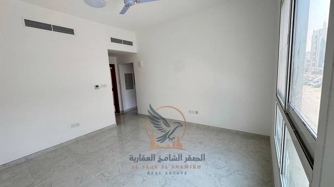 5 غير-مفروش-للا-يجار-0-غرف-الكورنيش-عجمان-صورة-العقار-03. jpg