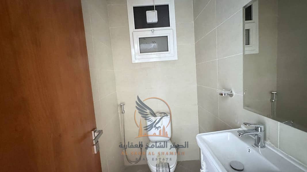 10 غير-مفروش-للا-يجار-0-غرف-الكورنيش-عجمان-صورة-العقار-14. jpg