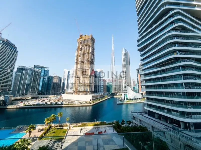 Luxury furnished office| Burj+ canal view| Vacant office