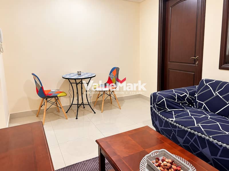 3 09_Living_Room_Dining. jpg