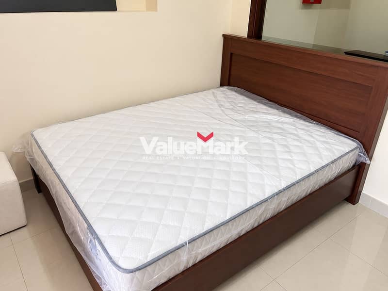 6 05_Bedroom_Bed. jpg