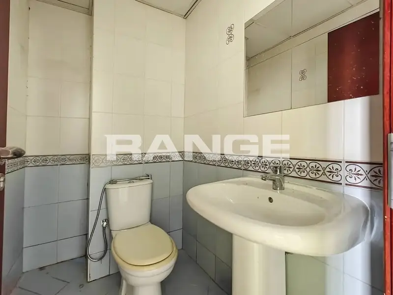 Investment Opportunity | Commercial Shop for Sale
