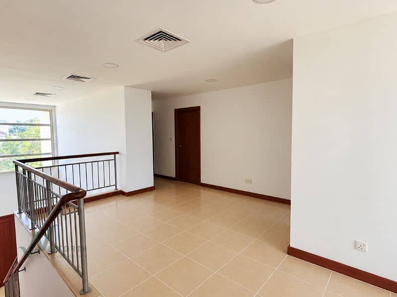 8 Modern Minimalist Upstairs Landing. png