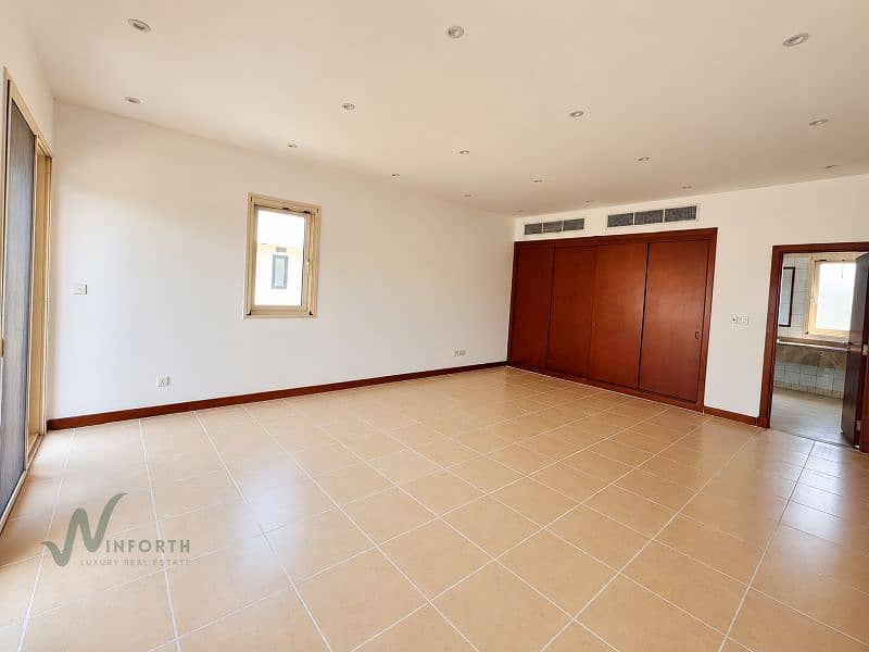 10 Spacious Minimalist Room with Built-In Wardrobe. png