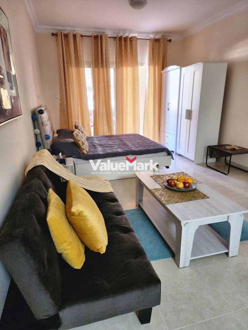 2 02_Studio_Bed_and_Lounge. jpg