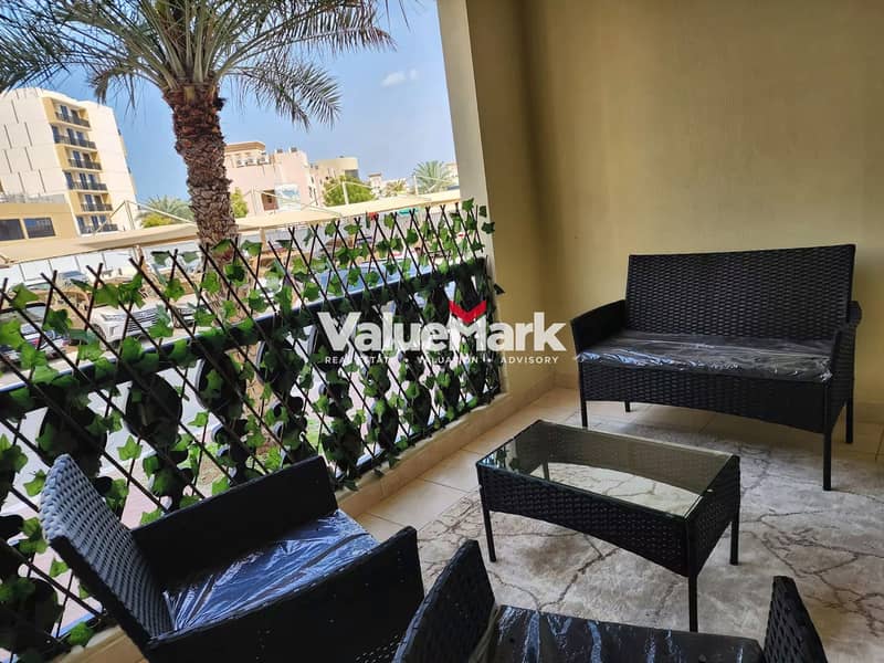 10 10_Balcony_Palm_Tree. jpg