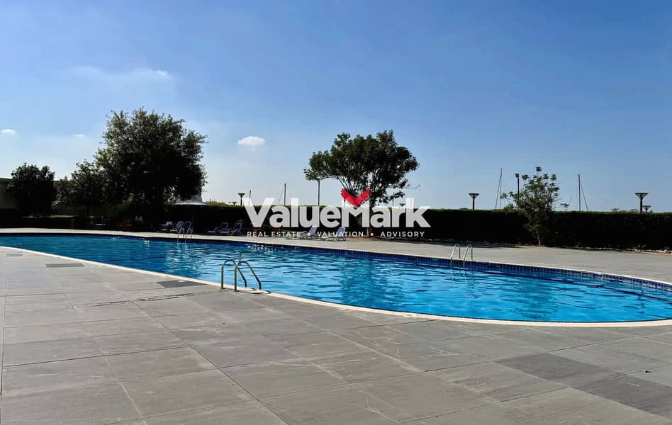 12 16_Swimming_Pool. jpg
