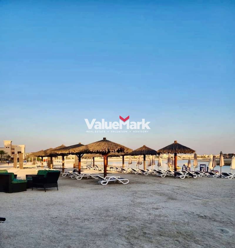 17 18_Beach_Club_Loungers. jpg