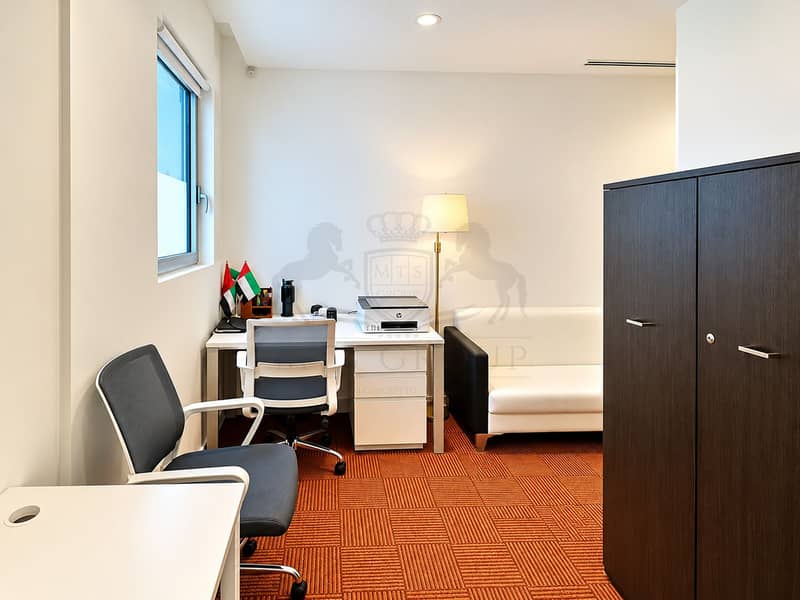 6 Modern UAE-Inspired Office Interior. png