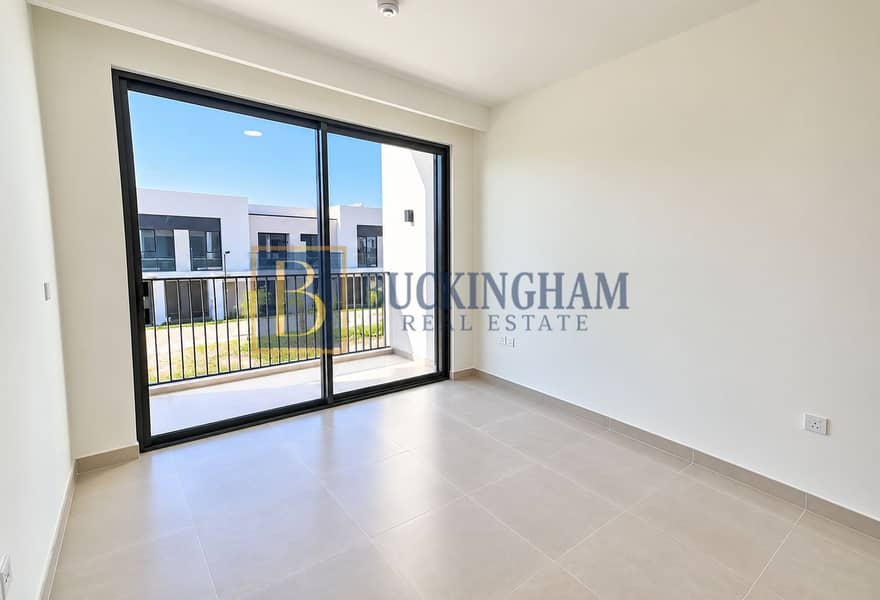 9 Bright Modern Room with Balcony Views-2. png