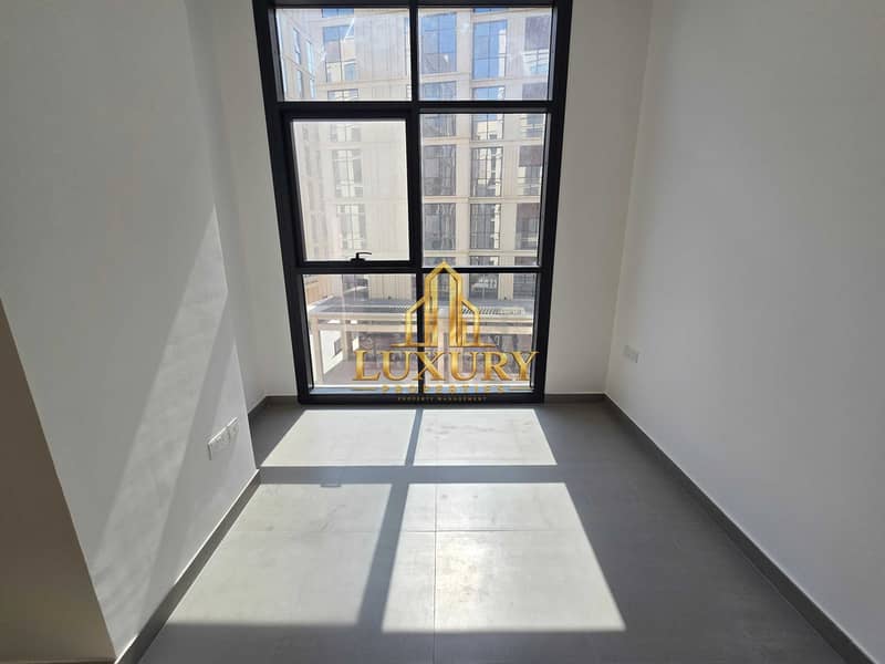7 Elegant 1 Bedroom Apartment with Generous Hall Space