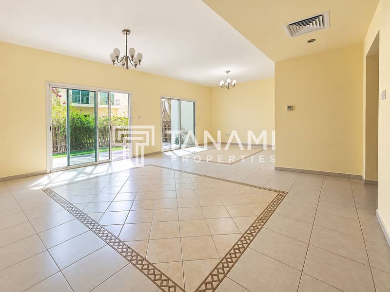 5 Bright Minimalist Open-Plan Interior. png
