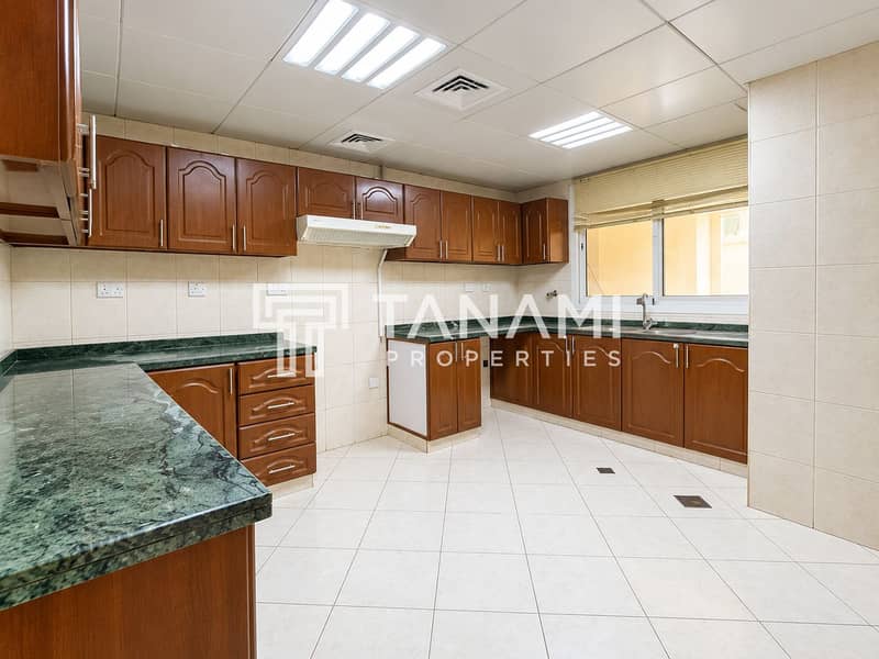 13 Spacious L-Shaped Kitchen Interior. png
