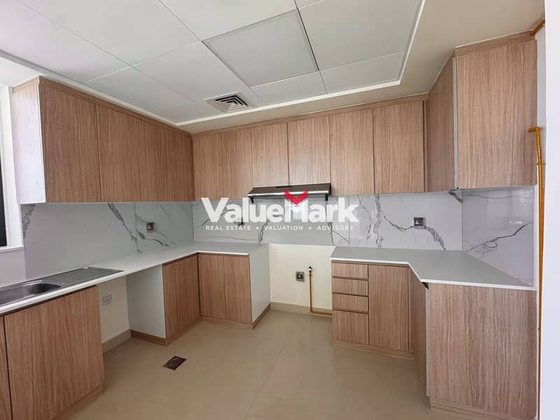 2 07_Kitchen_Wide_View. jpg