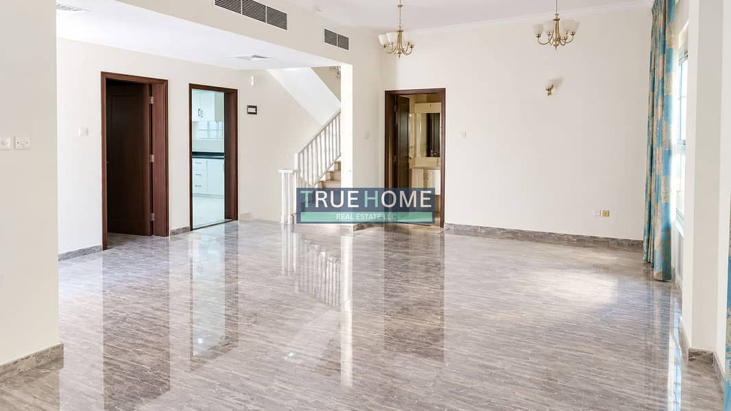 2 Bright Modern Foyer with Marble Floors. png