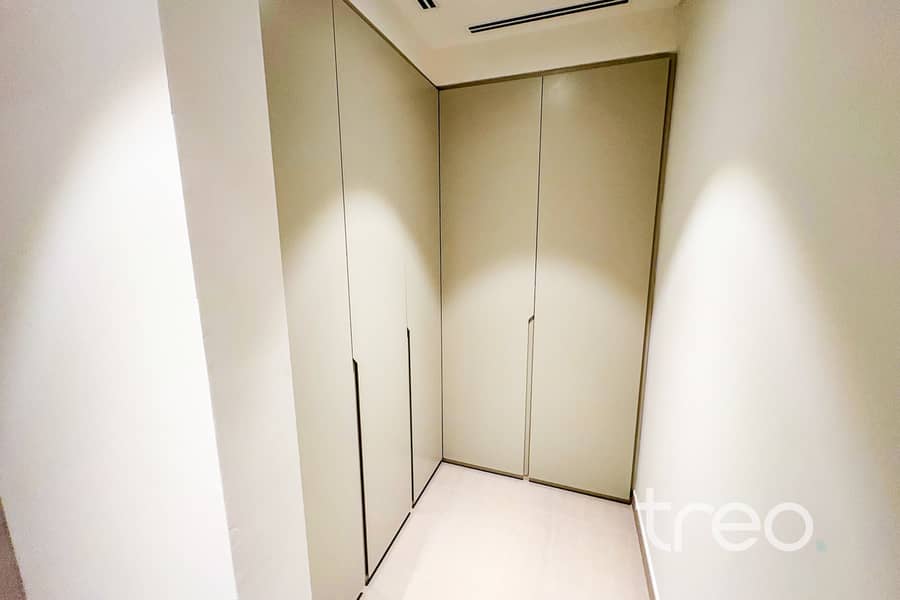 13 4 Bed storage. jpg