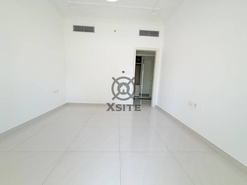 4 WhatsApp Image 2026-10-28 at 11.23. 20 (3). jpeg