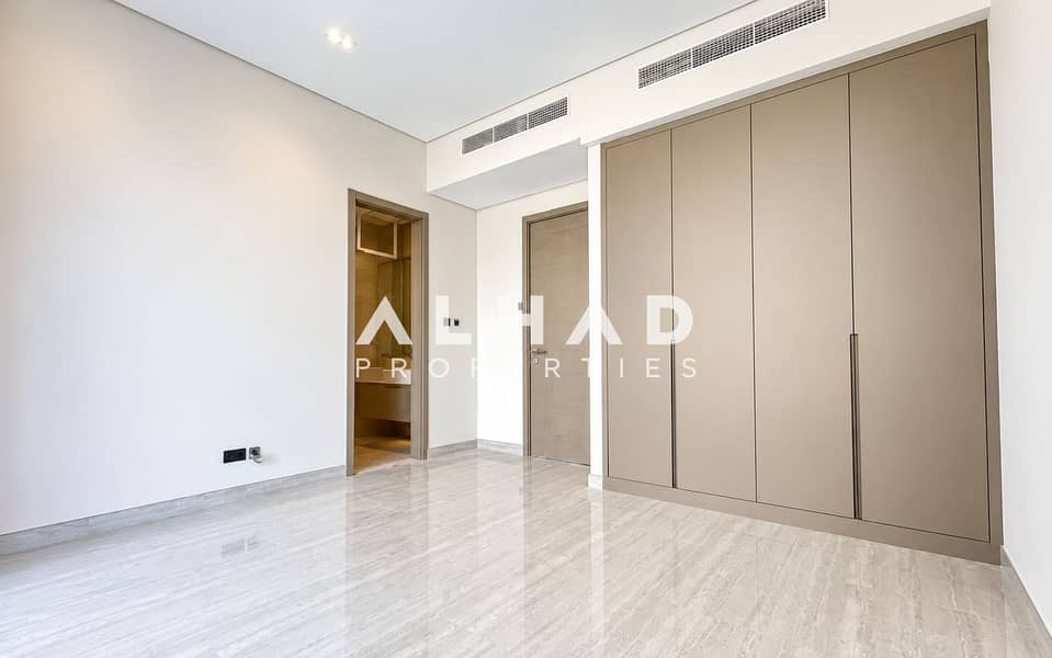 8 Minimalist Greige Bedroom Interior. png