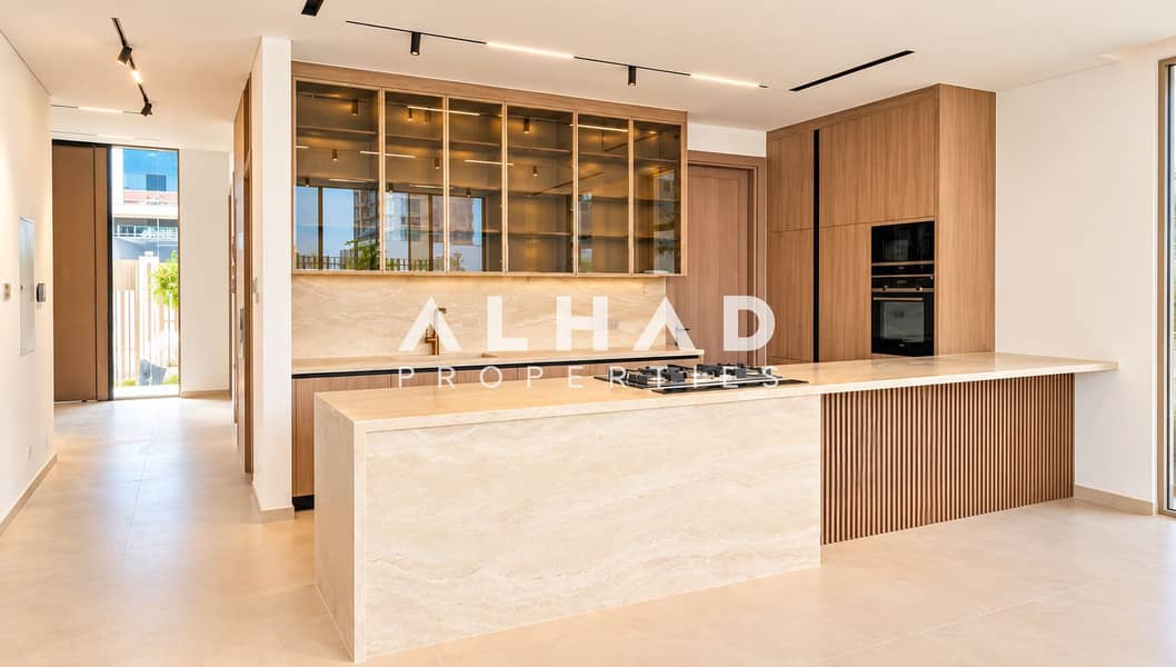 10 Modern Minimalist Kitchen Interior. png