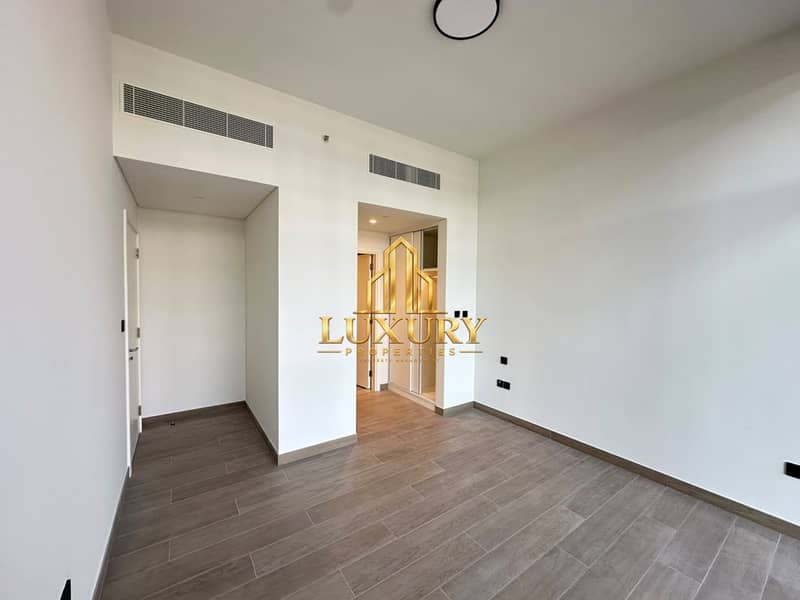17 Luxury 1-Bedroom Apartment for Rent in Vida Residence, Aljada | Spacious Layout