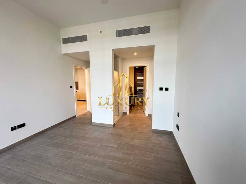 22 Luxury 1-Bedroom Apartment for Rent in Vida Residence, Aljada | Spacious Layout