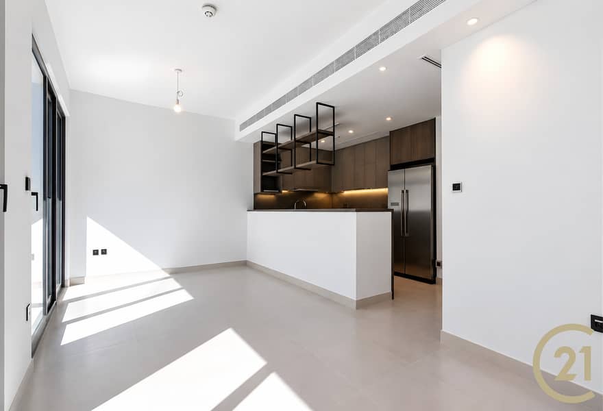 Close to pool and park | VACANT | Multiple options Close to pool and park | VACANT | Multiple options
