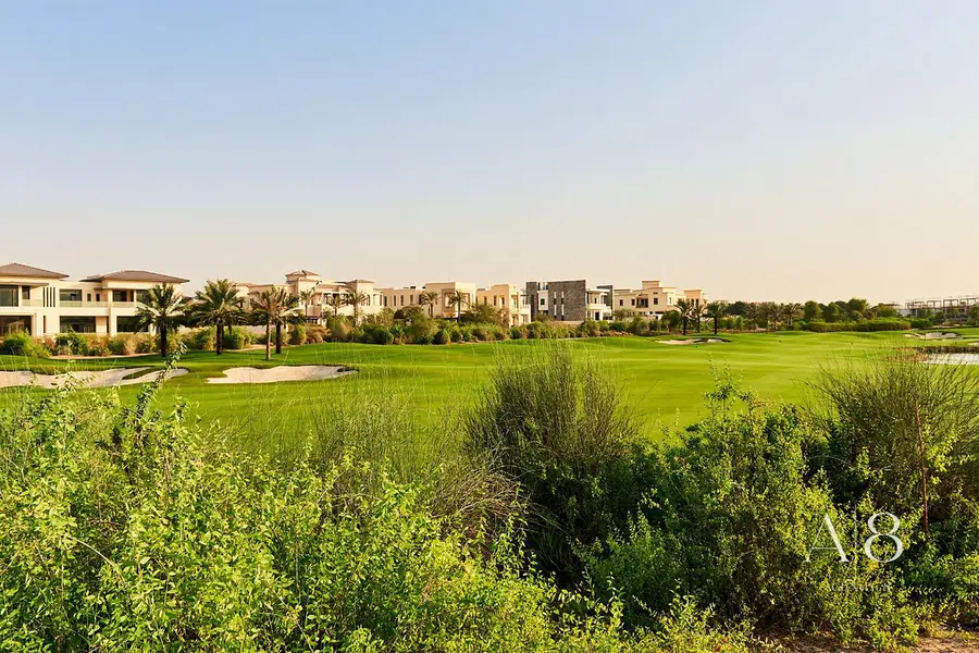 Corner Plot | Backing Green Area | DDA: B+G+1+R