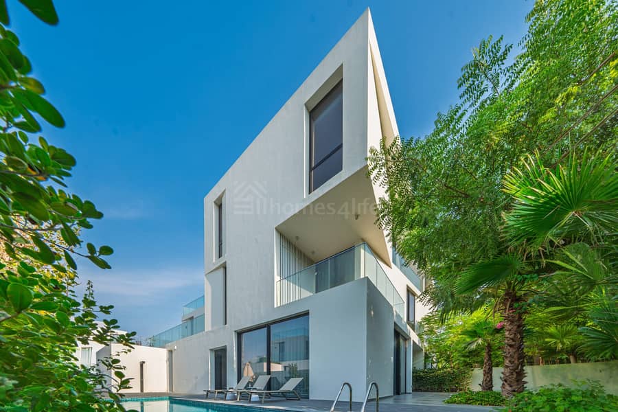 Private Pool | Single Row | Luxury Living Private Pool | Single Row | Luxury Living