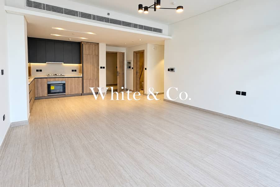 New Building | Now Available | Low Floor New Building | Now Available | Low Floor