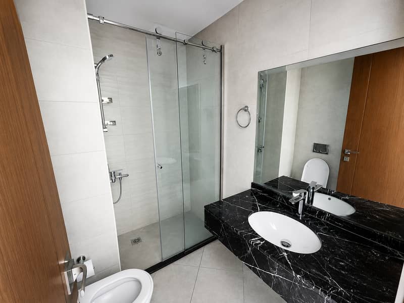 7 WASHROOM. png