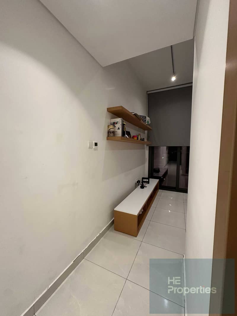 4 a00cc82d-f9cd-45f9-9188-15df646c7dd7. jpg