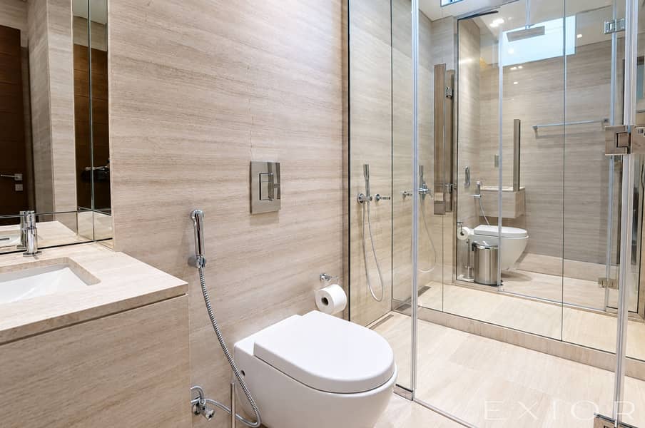 7 veneto-07-bathroom. png