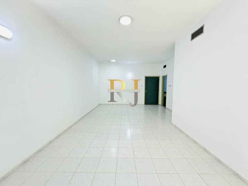 4 d12fc24e-ab82-4ab7-8b7e-165a909cb015. jpg