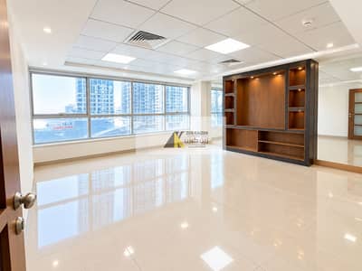 Office te Huur in Sheikh Zayed Road, Dubai - Modern Empty Office with City Views. png Office te Huur in Sheikh Zayed Road, Dubai - Modern Empty Office with City Views. png