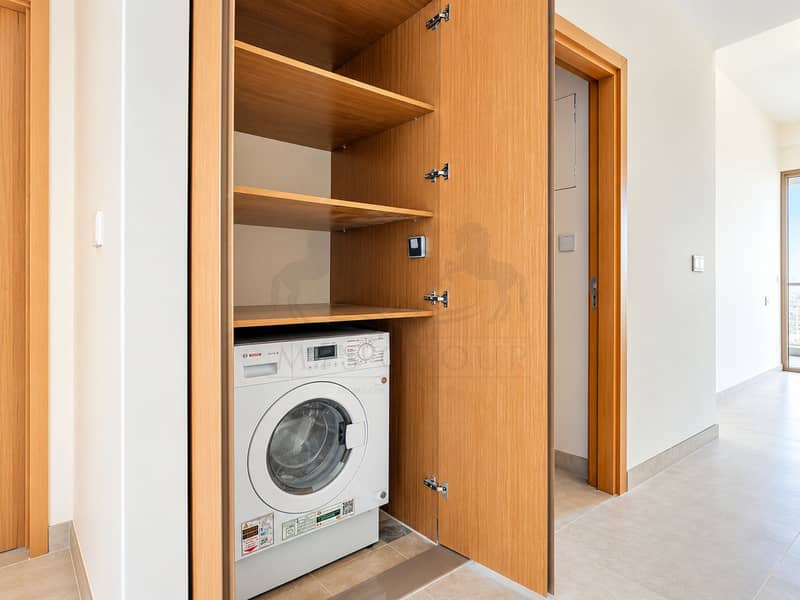 16 Bright Oak Utility Closet with Bosch Washer. png