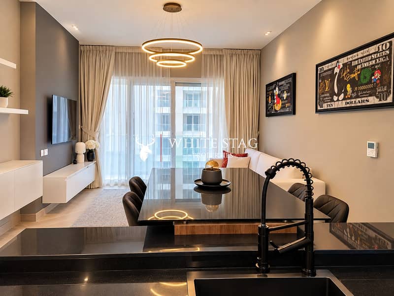 3 Modern Apartment with Ring Chandelier. png