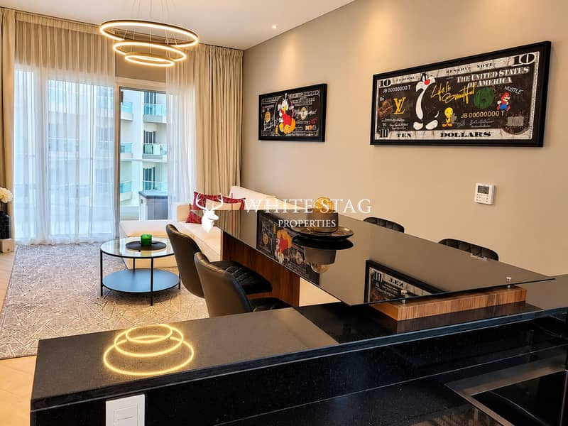 2 Stylish Warm Modern Apartment Interior. png