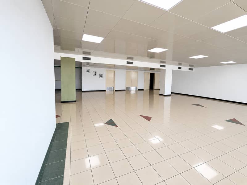 8 Modern Enclosed Tiled Interior. png