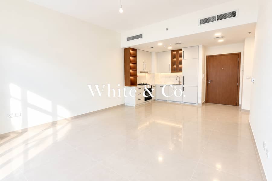 BRAND NEW | POOL VIEW | SPACIOUS | MODERN BRAND NEW | POOL VIEW | SPACIOUS | MODERN