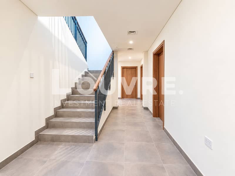 6 Modern Minimalist Hallway and Staircase. png