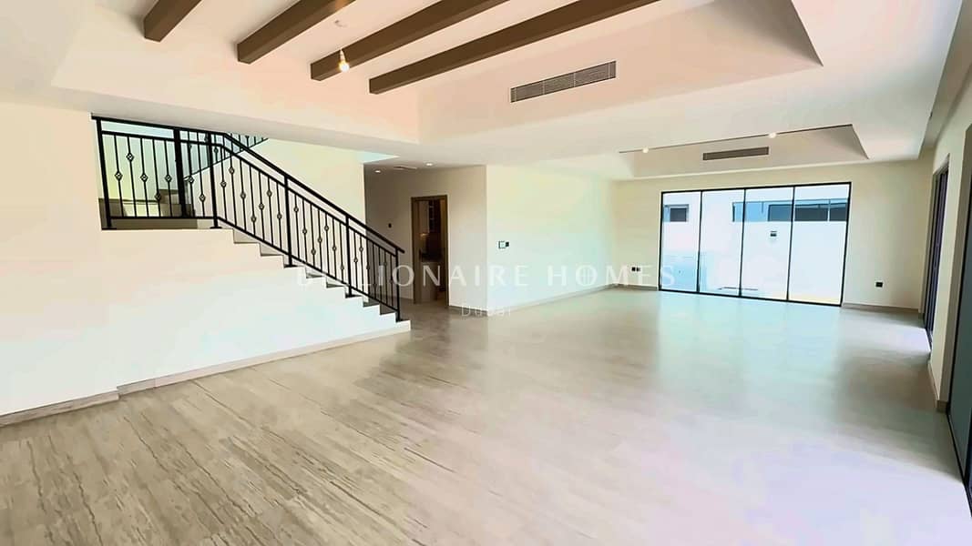 2 07_Living_Stairs. jpg