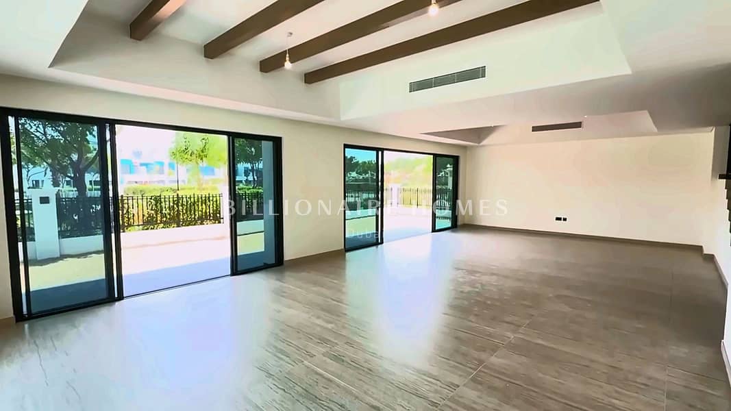 3 06_Living_Room_2. jpg