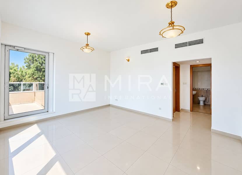 4 Bright Minimalist Apartment Interior