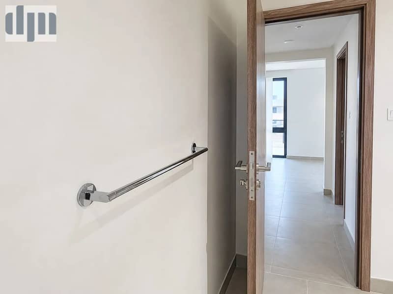 4 Image 4