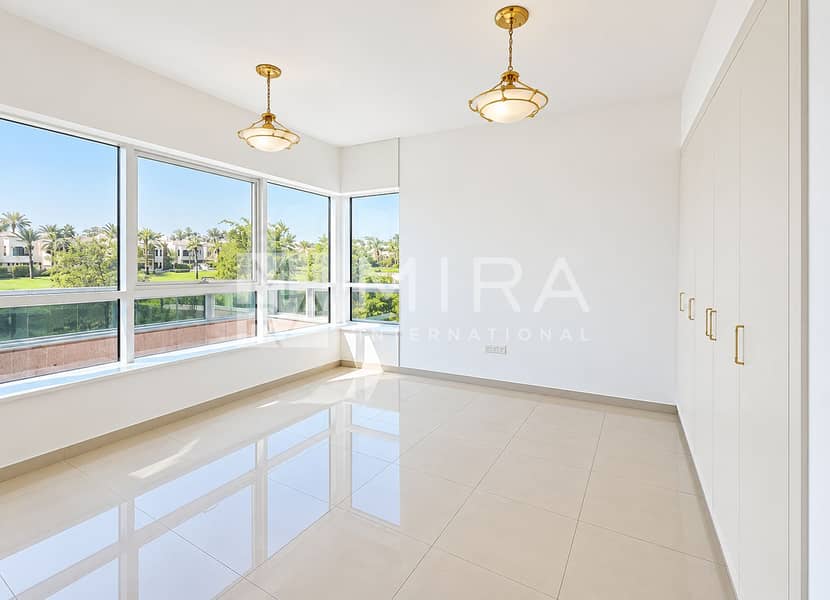 6 Sunlit Minimalist Room with Panoramic Windows (1)