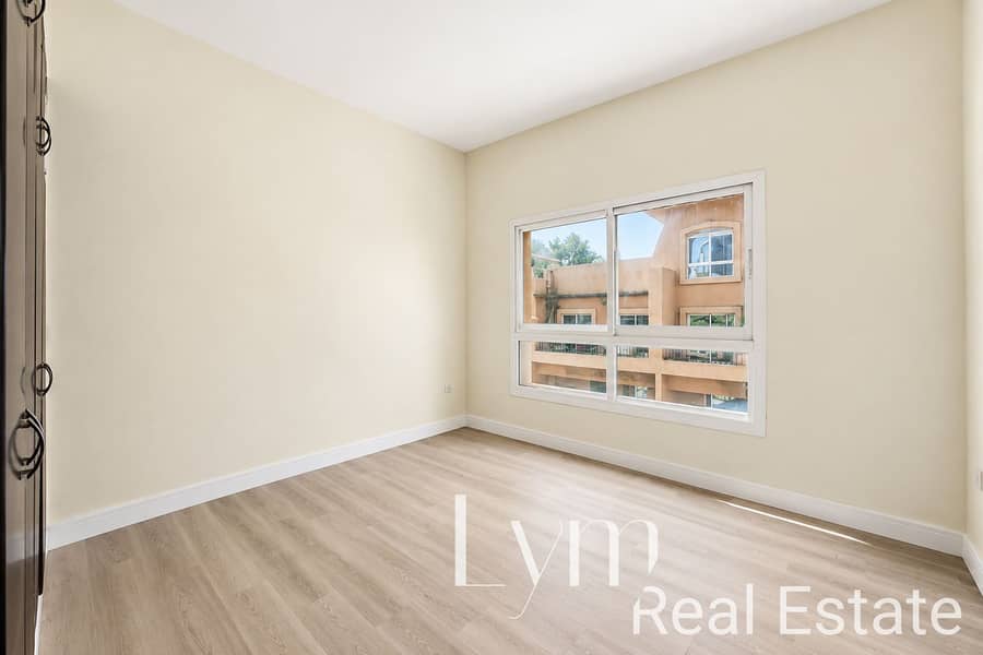 2 Bright Minimalist Room with City View. png